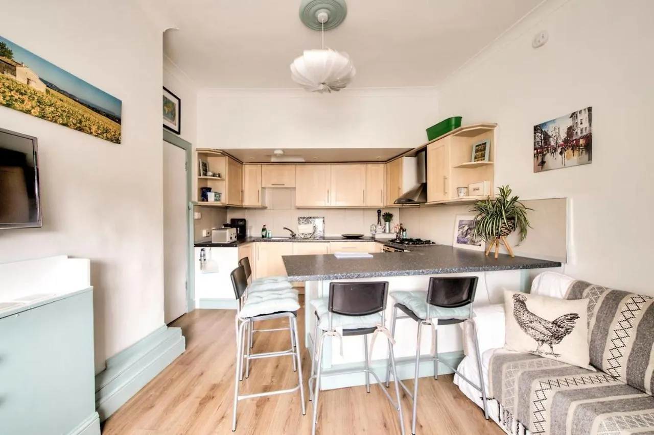 Guestready - Cosy Home 5 Minutes From Waverley! Edinburgh