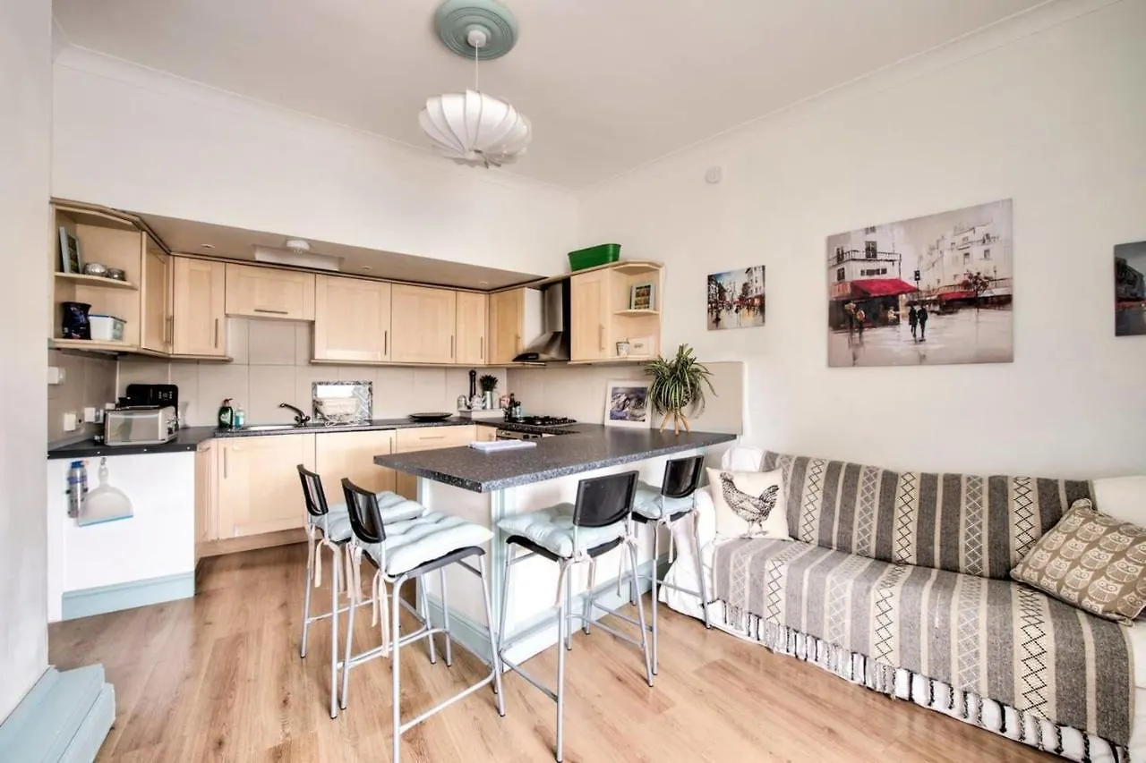 Guestready - Cosy Home 5 Minutes From Waverley! Edinburgh